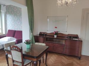 Fotografia z galérie ubytovania Vila Janáčkova - 1st republic villa v Trutnove