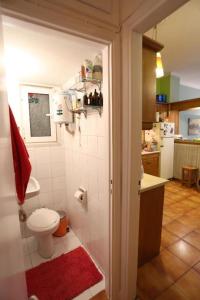 Zdjęcie z galerii obiektu Artistic Apartment w Atenach