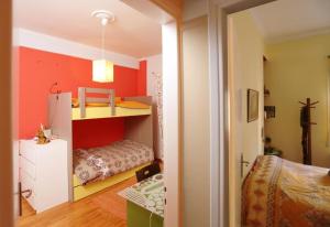 Zdjęcie z galerii obiektu Artistic Apartment w Atenach