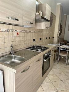 O bucătărie sau chicinetă la L'anima del viaggio a Torino +15 fotografii