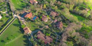 Widok z lotu ptaka na obiekt El Manantial Del Fresno Casas Rurales En Hervás - Piscina - Desayunos - Barbacoa - Parking gratis