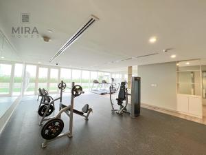 Fitnesa centrs un/vai fitnesa iespējas naktsmītnē Mira Holiday Homes - Newly furnished 1 bedroom in Business Bay