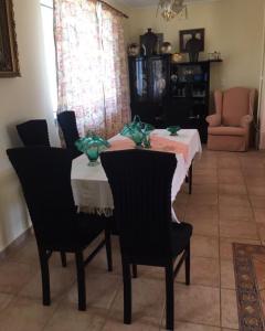 A seating area at Villa Evenik