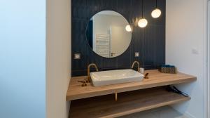 Vonios kambarys apgyvendinimo įstaigoje L'art déco, T3 Terrasse, classé meublé de tourisme