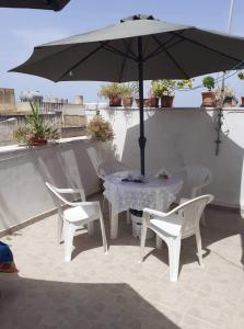 Balcone o terrazza di Casa dello Scoglio nel mare