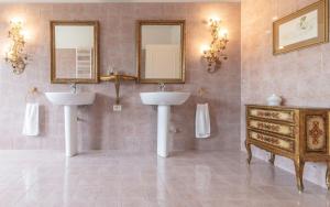 Fotografia z galérie ubytovania Villa Dell'arco - Design rooms & pool v destinácii SantʼElpidio a Mare