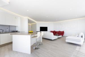 Kuchyň nebo kuchyňský kout v ubytování Deluxe Apartment in Costa Adeje