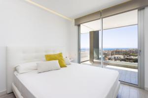 Postel nebo postele na pokoji v ubytování Deluxe Apartment in Costa Adeje + 37 fotografií