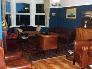 The lounge or bar area at Crossways House Bed and Breakfast 