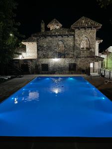 The swimming pool at or close to Casa Rural La Moraleja