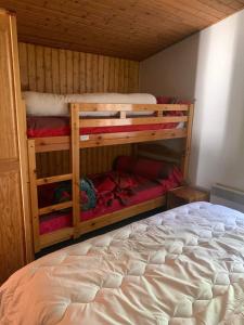 Posteľ alebo postele v izbe v ubytovaní Châtel joli appartement 6 personnes