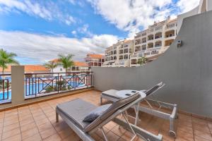 Balkón nebo terasa v ubytování Heated Pool Stylish 3 Bedrm Apartment Los Cristianos