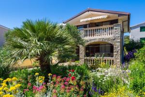 Zahrada ubytování Apartments by the sea Tkon, Pasman - 12346