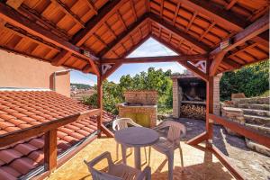 Fotografie z fotogalerie ubytování Family friendly seaside apartments Zaton, Krka - 12416 v destinaci Zaton