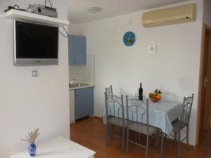Fotografia z galérie ubytovania Apartments with a parking space Korcula - 12423 na Korčuli