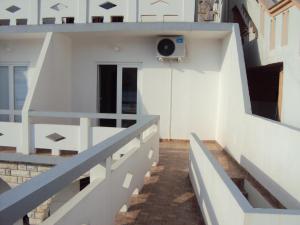Balkón nebo terasa v ubytování Apartments by the sea Metajna, Pag - 12443