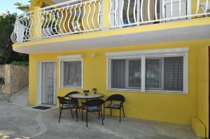Balkón nebo terasa v ubytování Apartments by the sea Slatine, Ciovo - 12491