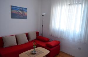 Fotografie z fotogalerie ubytování Apartments with a parking space Pirovac, Sibenik - 12508 v destinaci Pirovac