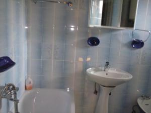Kúpeľňa v ubytovaní Apartment Cres 12609a
