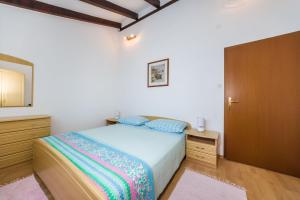 Katil atau katil-katil dalam bilik di Apartments by the sea Zdrelac, Pasman - 12662