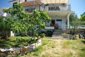 Zahrada ubytování Apartments with a parking space Murter - 12754