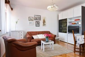 Posezení v ubytování Apartments with parking spaces Drnis, Zagora - 12769