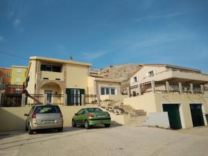 Fotografie z fotogalerie ubytování Family friendly apartments with a swimming pool Pag - 12795 v destinaci Pag