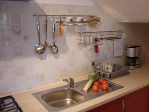 Fotografie z fotogalerie ubytování Family friendly apartments with a swimming pool Pag - 12795 v destinaci Pag