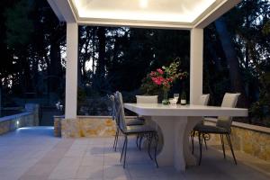 Αίθριο ή υπαίθριος χώρος στο Seaside house with a swimming pool Hvar - 12919