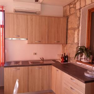 Zdjęcie z galerii obiektu Family friendly house with a swimming pool Brest pod Uckom, Central Istria - Sredisnja Istra - 13005 w mieście Lupoglav
