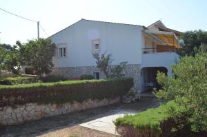 Fotografia z galérie ubytovania Apartments with a parking space Lun, Pag - 13022 v destinácii Lun