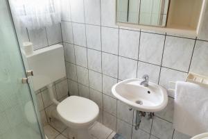 Koupelna v ubytování Apartments by the sea Stara Novalja, Pag - 13084