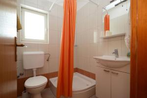 Koupelna v ubytování Apartments by the sea Karbuni, Korcula - 13217 + 37 fotografií