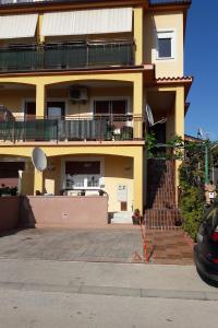 Fotografia z galérie ubytovania Apartments with a parking space Fazana - 13359 vo Fažane