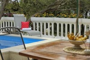 Fotografia z galérie ubytovania Family friendly apartments with a swimming pool Bol, Brac - 13364 v Boli + 10 fotografií