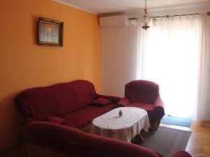 Fotografie z fotogalerie ubytování Apartments by the sea Grebastica, Sibenik - 13406 v destinaci Bašelovići