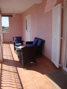 Fotografie z fotogalerie ubytování Apartments by the sea Grebastica, Sibenik - 13406 v destinaci Bašelovići