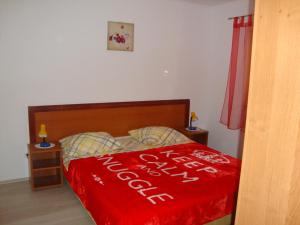 Fotografie z fotogalerie ubytování Apartments by the sea Grebastica, Sibenik - 13406 v destinaci Bašelovići