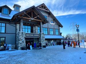 Το Mountain Creek Resort at Appalachian Hotel - Pool & Hot Tub τον χειμώνα