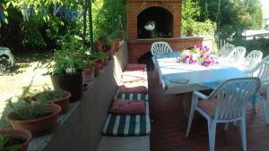 Ein Garten an der Unterkunft Apartments with a parking space Orebic, Peljesac - 12850