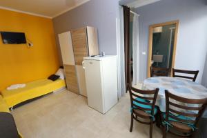 Η κουζίνα ή μικρή κουζίνα στο Apartments with a parking space Novalja, Pag - 13497