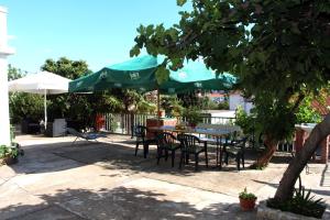 Fotografie z fotogalerie ubytování Apartments by the sea Tisno, Murter - 13588 v destinaci Tisno