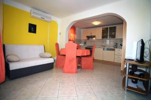 Fotografie z fotogalerie ubytování Apartments by the sea Tisno, Murter - 13588 v destinaci Tisno