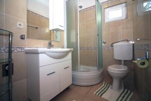 Fotografie z fotogalerie ubytování Apartments by the sea Tisno, Murter - 13588 v destinaci Tisno