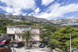 Fotografia z galérie ubytovania Apartments by the sea Brela, Makarska - 13620 v destinácii Brela