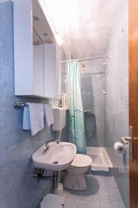 Fotografia z galérie ubytovania Apartments by the sea Brela, Makarska - 13620 v destinácii Brela
