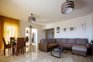 Fotografie z fotogalerie ubytování Apartments by the sea Medici, Omis - 13634 v destinaci Mimice + 37 fotografií