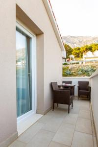 Fotografie z fotogalerie ubytování Apartments by the sea Medici, Omis - 13634 v destinaci Mimice