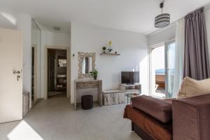 Fotografie z fotogalerie ubytování Apartments by the sea Medici, Omis - 13634 v destinaci Mimice