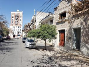 サルタにあるDUO HOMEの路脇駐車